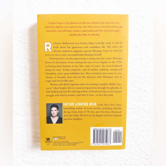 3/$15 The Seven Husbands of Evelyn Hugo by Taylor Jenkins Reid - Picture 2 of 2